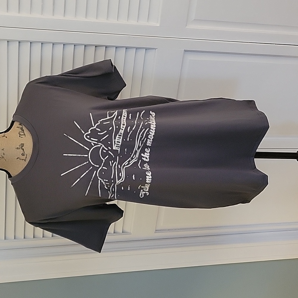 LuLaRoe Rocker T - M - NWT